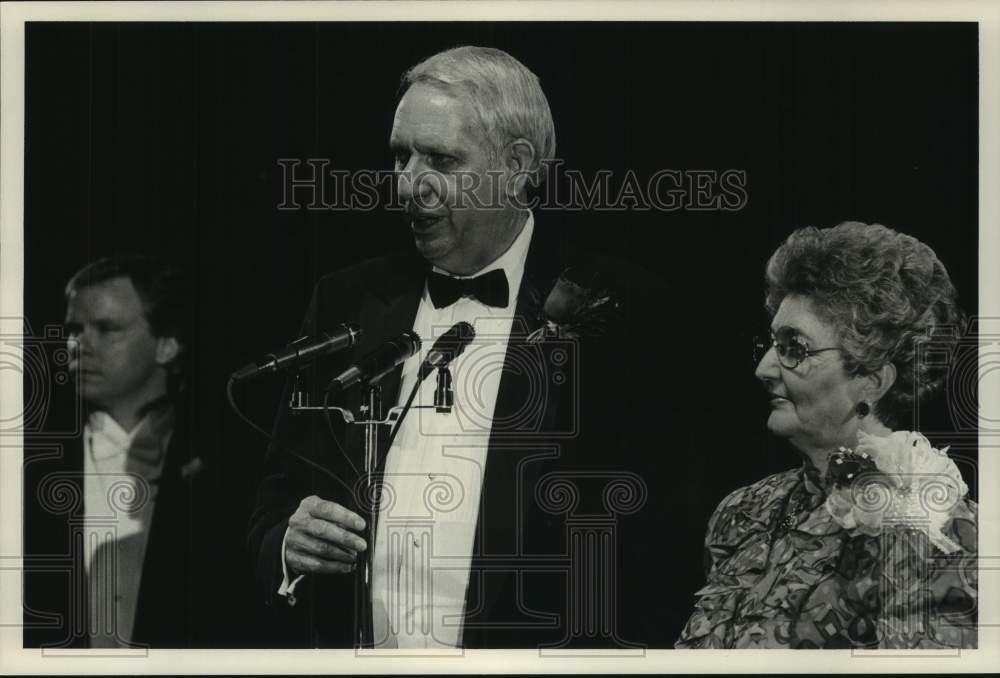 1991 Press Photo Guy Hunt Speaks at Inaugural Dinner - abna44116 - Historic Images