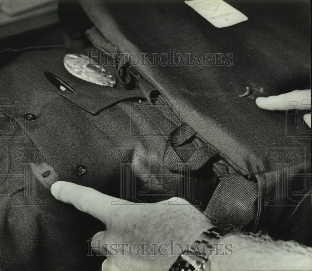 1981 Press Photo Bullet marks on Danny Riddlesperger's, Birmingham Policeman - Historic Images