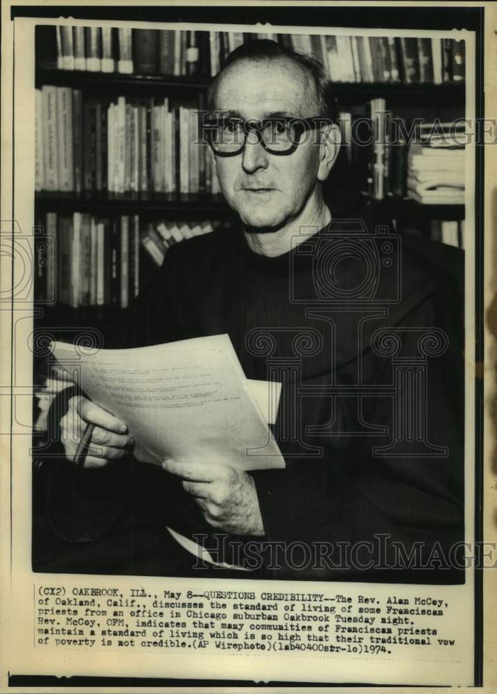 1974, Reverend Alan McCoy of Oakland CA, discusses Franciscan priest - Historic Images