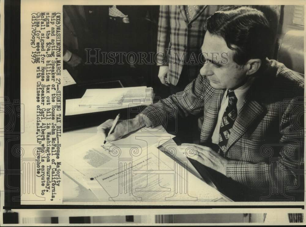 1975 Press Photo John McFall, House Majority Whip &amp; Acting Speaker, Signs Bill - Historic Images