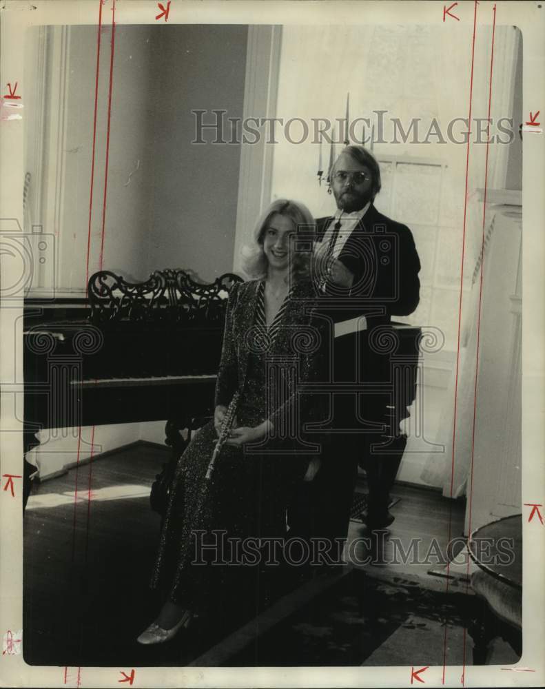 1977 Press Photo Cecelia Campbell, Leslie Fillmer pose by piano - abna44532 - Historic Images