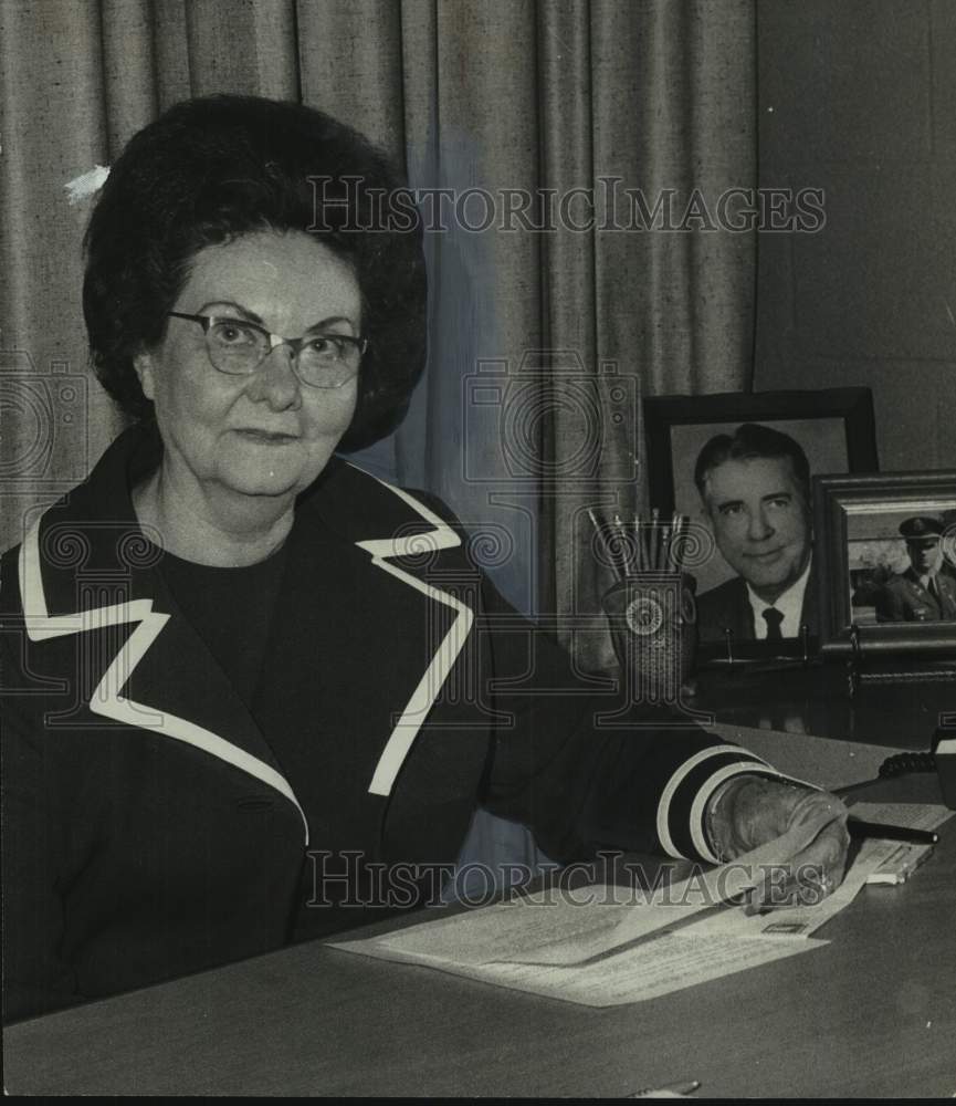 1971 Jackson State College President&#39;s Wife Mrs. Ernest Stone - Historic Images