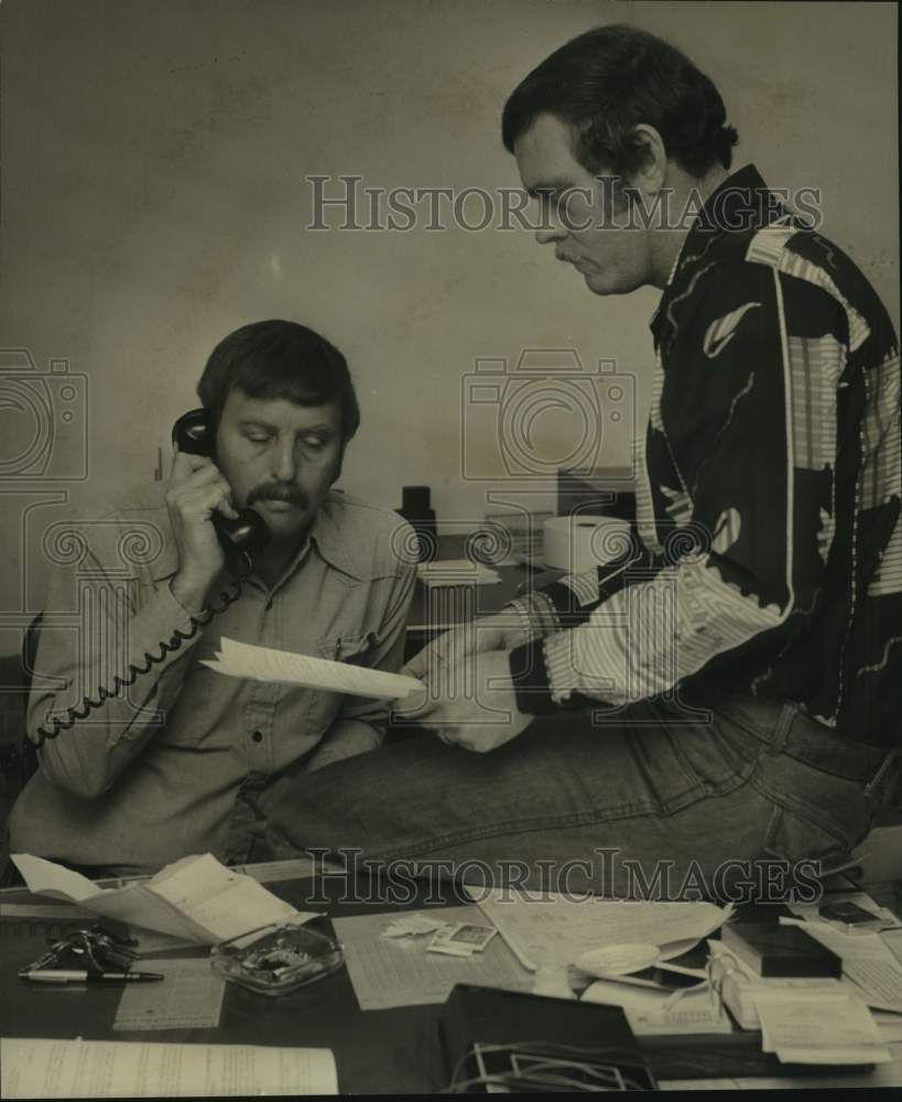1977 Press Photo Lieutenants W. E. Phillips & Bibb, Birmingham Police Officers - Historic Images
