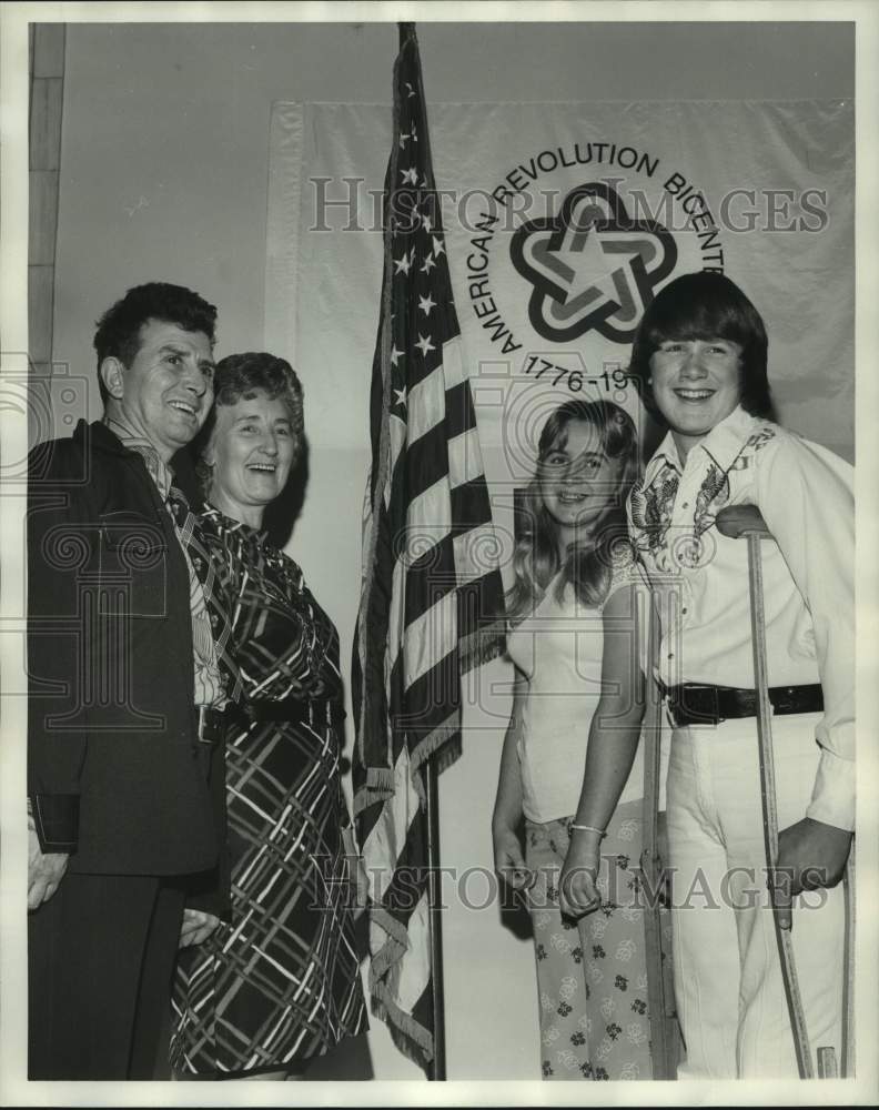 1976 Press Photo Kenneth Brake Family, Neil Brake, accident victim - abna45016 - Historic Images