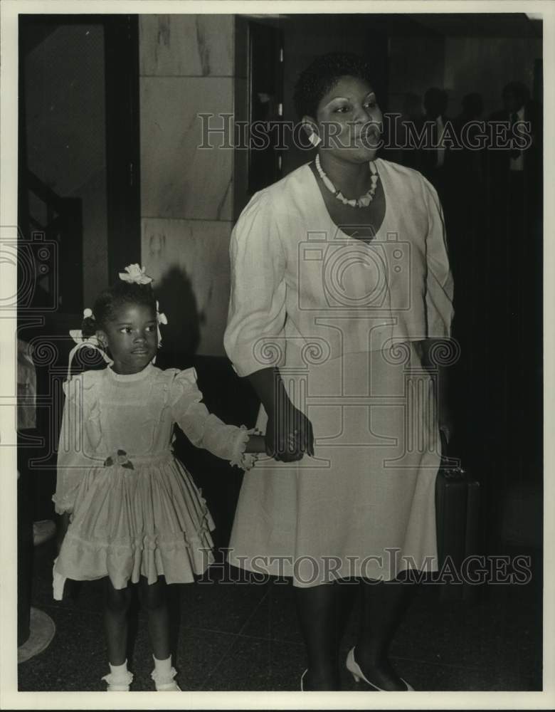 Press Photo LaTonya and Theresia Boykin at Teacher-Child Abuse Trial - abna45093 - Historic Images