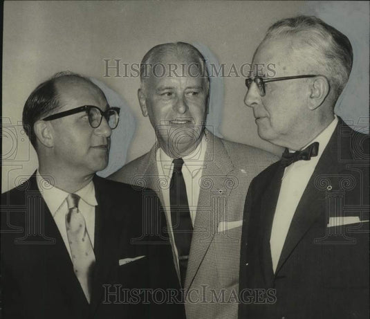 1957, R.L. Bowron & other Alabama Red Cross leaders at award ceremony - Historic Images