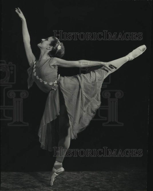 1965 Press Photo Isabel Androver Dances in "Primavera" with Birmingham Ballet - Historic Images