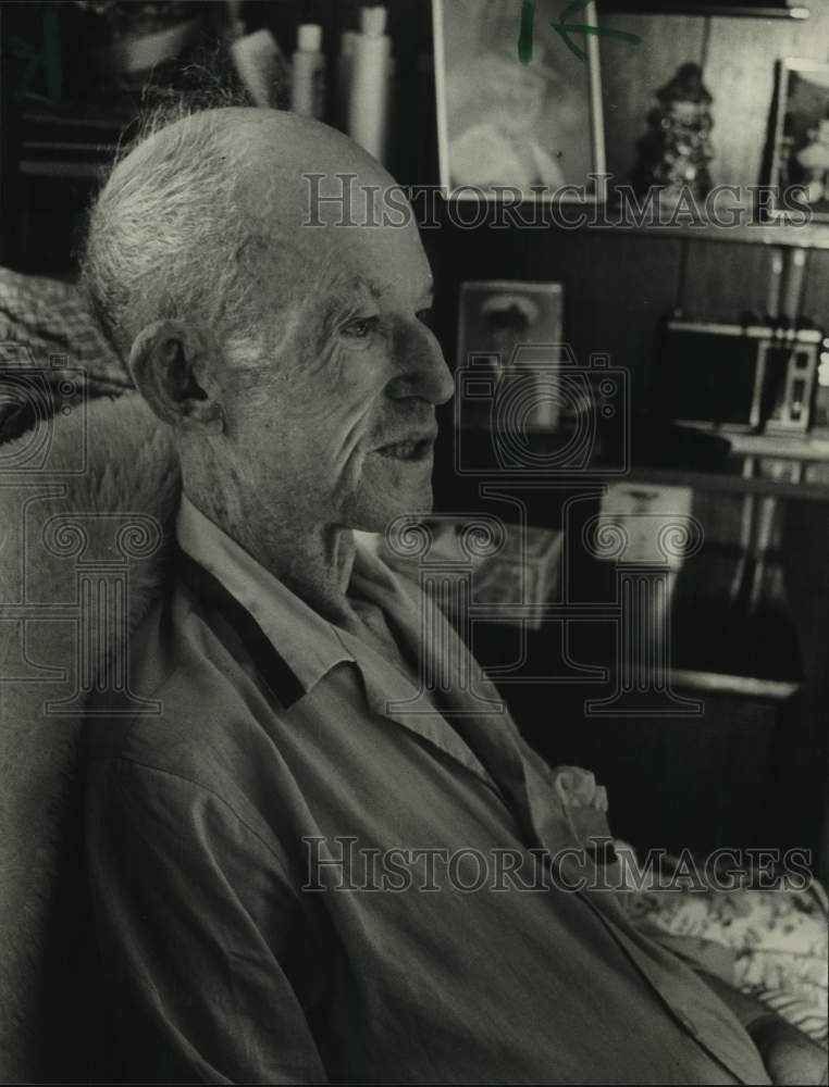 1985 Press Photo Curtis Brasher, father of missing man in Dye/ Brasher case, AL - Historic Images