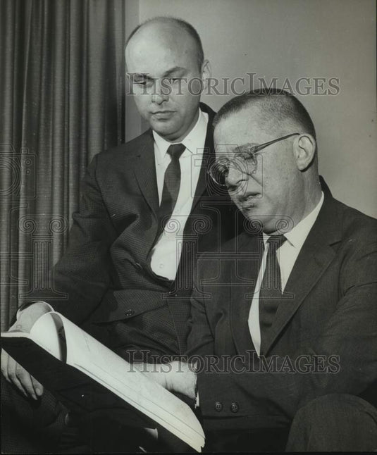 1962, Dr. Ben Branscomb & Dr. H. William Harris, Emphysema experts - Historic Images