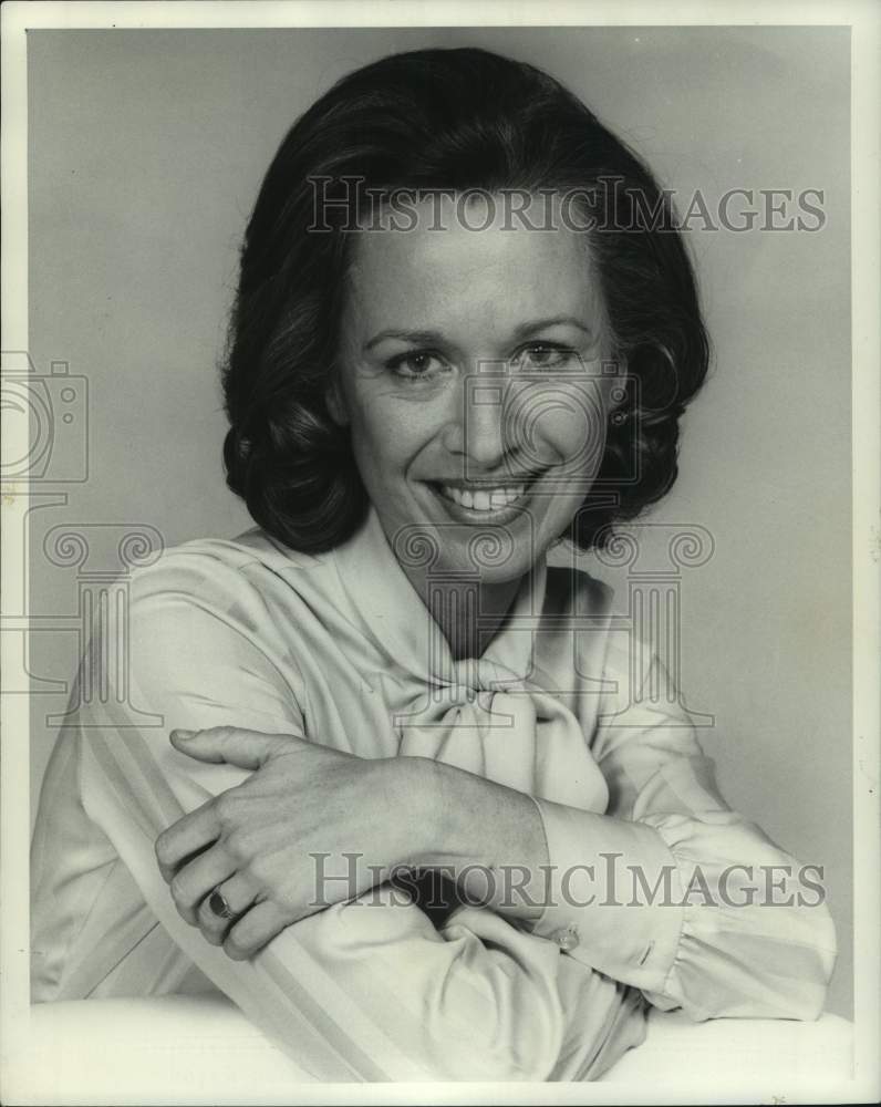 1977 Press Photo Actress Polly Holiday - abna45229 - Historic Images