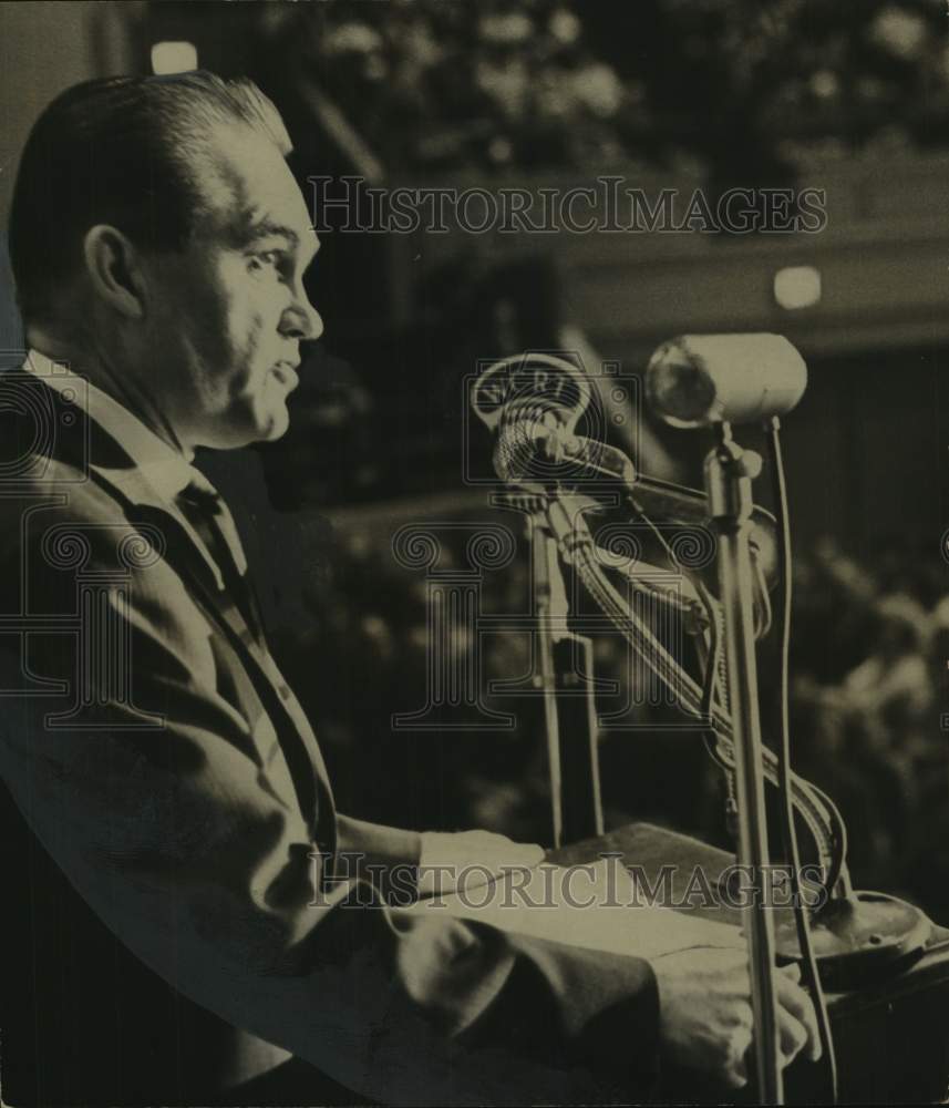 1965 Press Photo George C. Wallace, speaking to Alabama Education Association - Historic Images