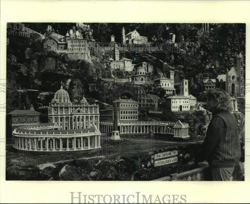 Press Photo Ave Maria Grotto - Model of St. Peters Church in Rome, Cullman - Historic Images