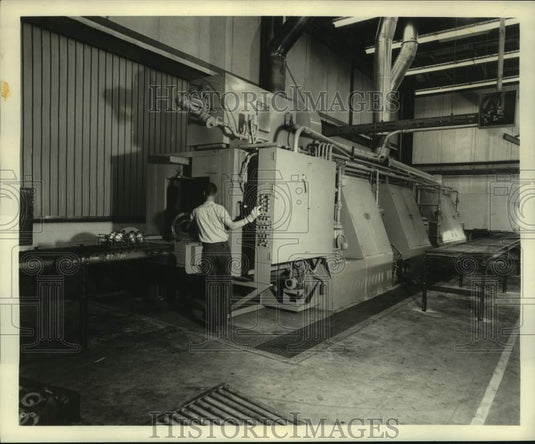 1961, New equipment at Worthington Corp. in Decatur, Alabama - Historic Images