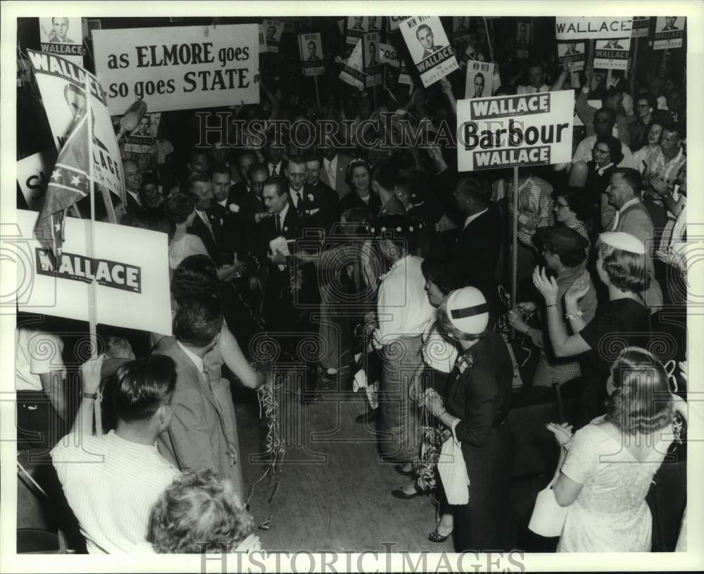 1999 Press Photo George Wallace in large crowd during campaign for AL governor - Historic Images