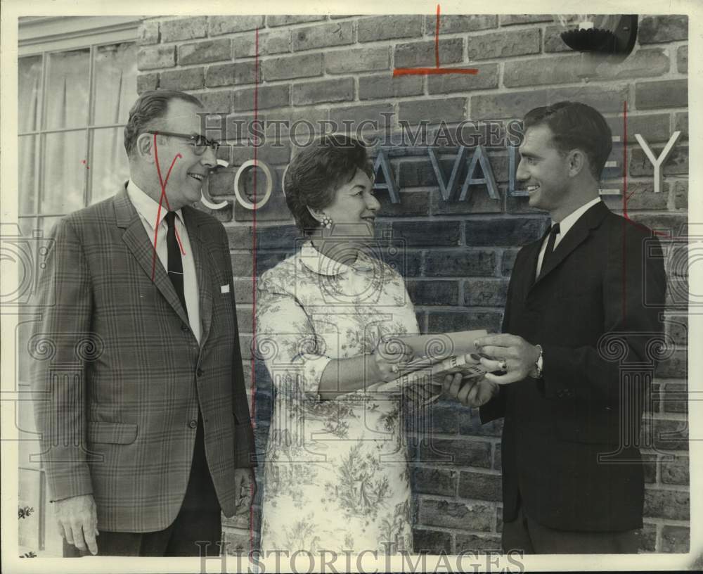 Press Photo Mrs. Henry Brandil buys 1st copy of special Birmingham News, Alabama - Historic Images