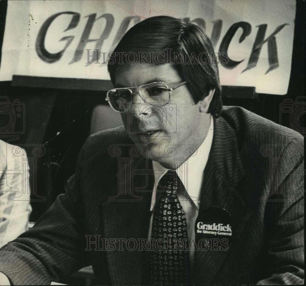 1978 Press Photo Charles Graddick, Mobile Co. DA, at airport press conference - Historic Images