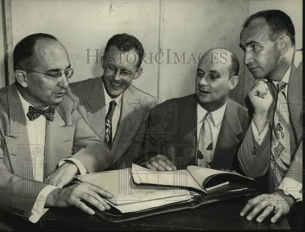 1952 Press Photo New Officers for the Society for the Advancement of Management - Historic Images