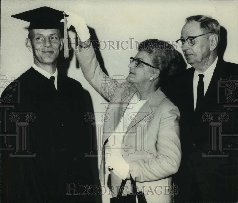 1969, Major Harry Leigh Brewer Graduates from Auburn University - Historic Images