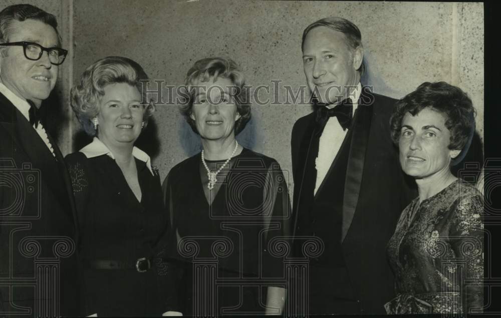 1976 Press Photo Attendees at Opening Night of Birmingham Civic Opera - Historic Images