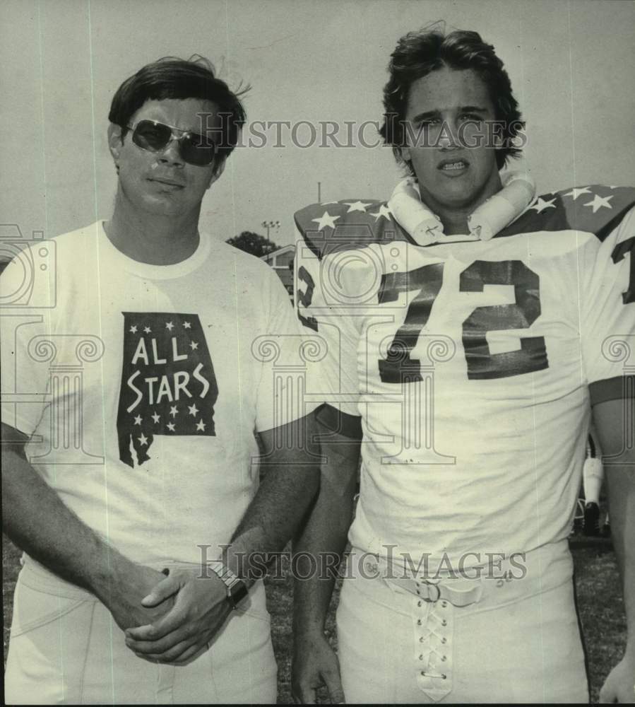 1977 Press Photo Football Coach Rick Rhoades with His Player - abna45844 - Historic Images