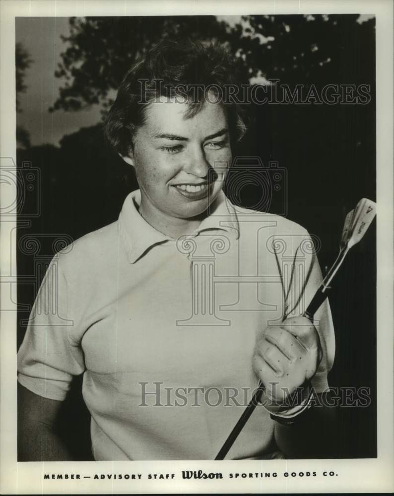 1955 Press Photo Golfer Betsy Rawls, Wilson Sporting Goods Company Advisor - Historic Images