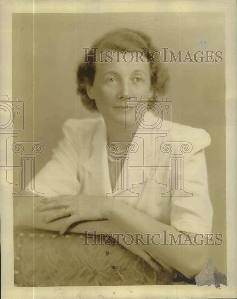 1941, Mrs. Frank Dixon, Montgomery, Alabama - abna45887 - Historic Images