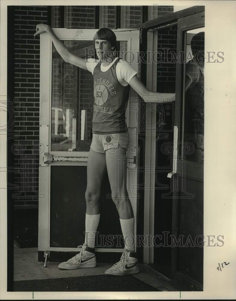 1985 Press Photo Alan Ogg, a 7&#39; 1&quot; High School Basketballer - abna46093 - Historic Images