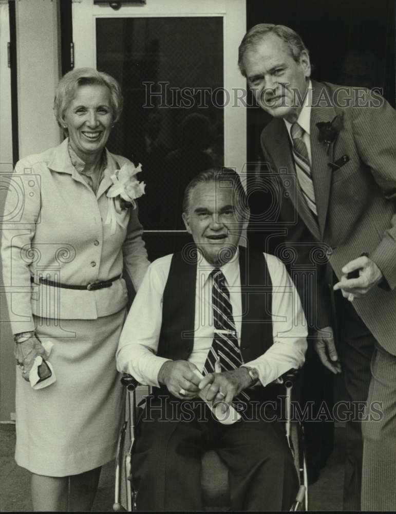 1981 Press Photo Dr. &amp; Mrs. Sibert, Faulkner Junior College with George Wallace - Historic Images