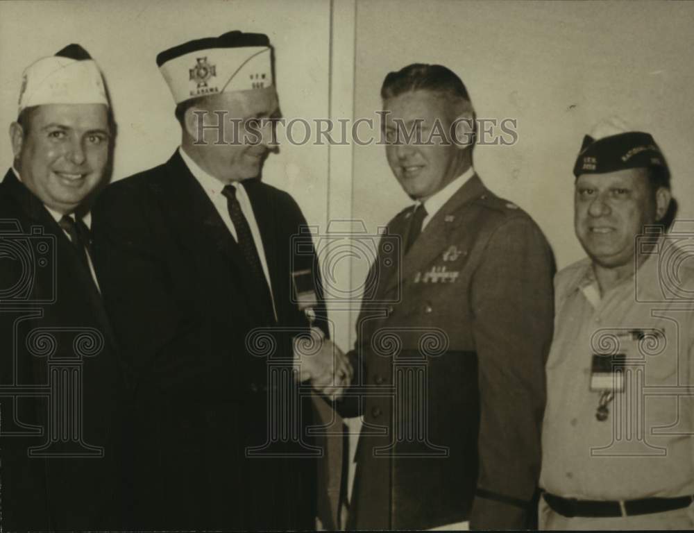 1964 X-15 Pilot Major Robert Rushworth Honors Alabama Delegates - Historic Images