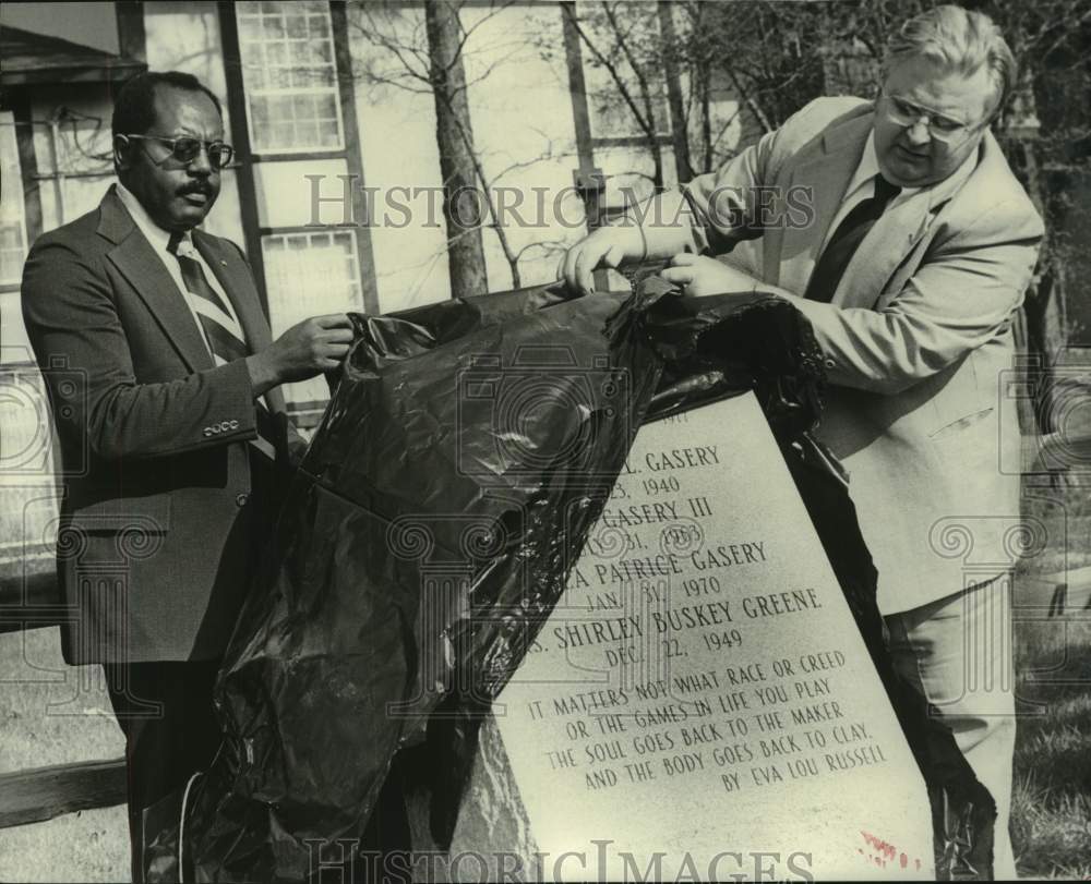 1978 Press Photo Jefferson County, AL Officials Open Memorial to Tornado Victims - Historic Images
