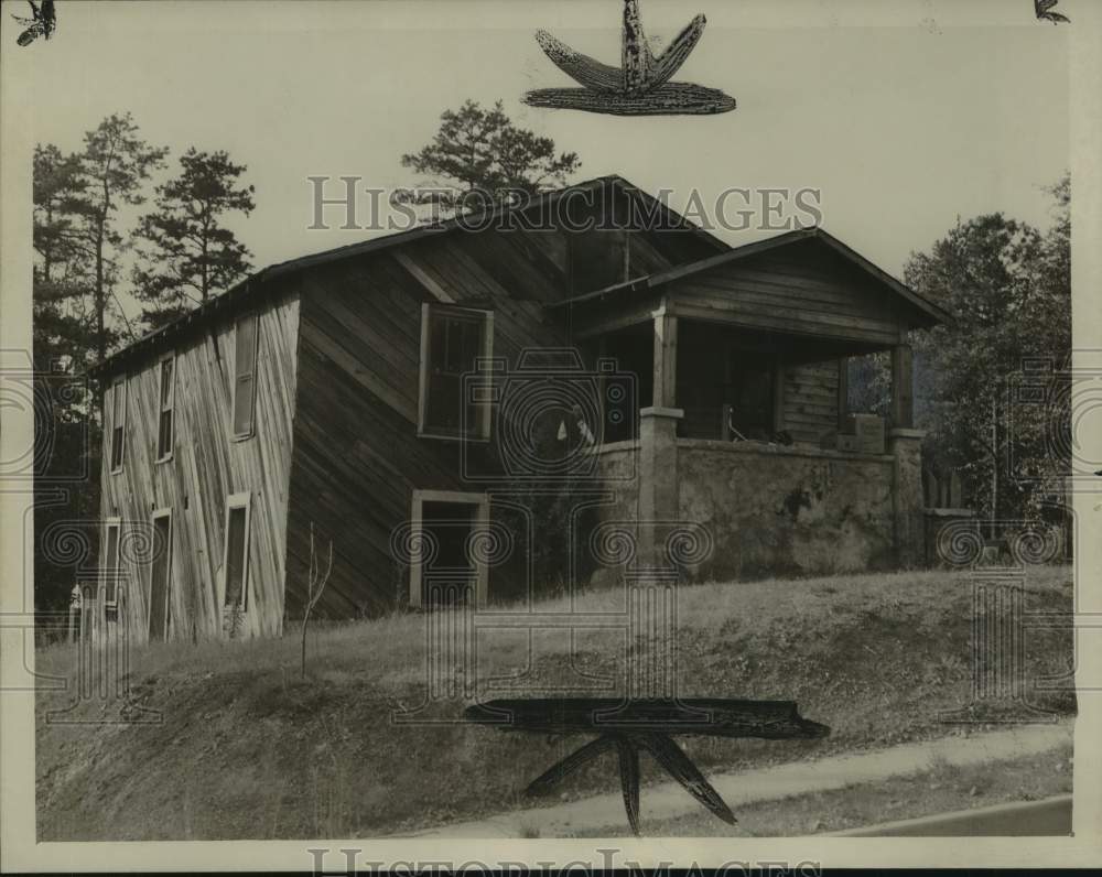 1947, Formerly Unoccupied Home of Mrs. Mae Williams and Family - Historic Images