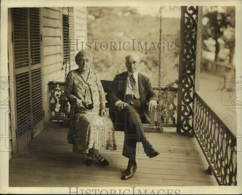 1930 Press Photo Benjamin M. Miller and Wife Sitting on Porch Swing - Historic Images