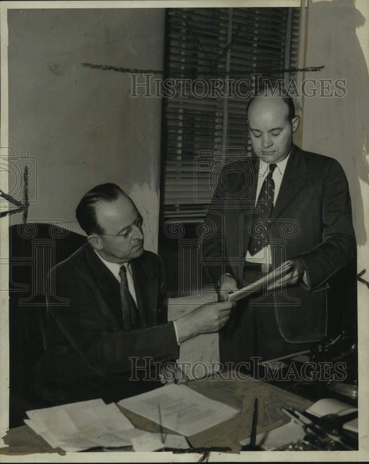 1945 Press Photo Alabama State Employees Hayse Tucker & Howard Williams - Historic Images