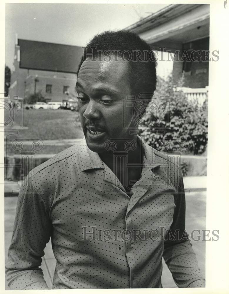 1979 Press Photo Black Man at Protest After Unarmed Black Woman Killed By Police - Historic Images