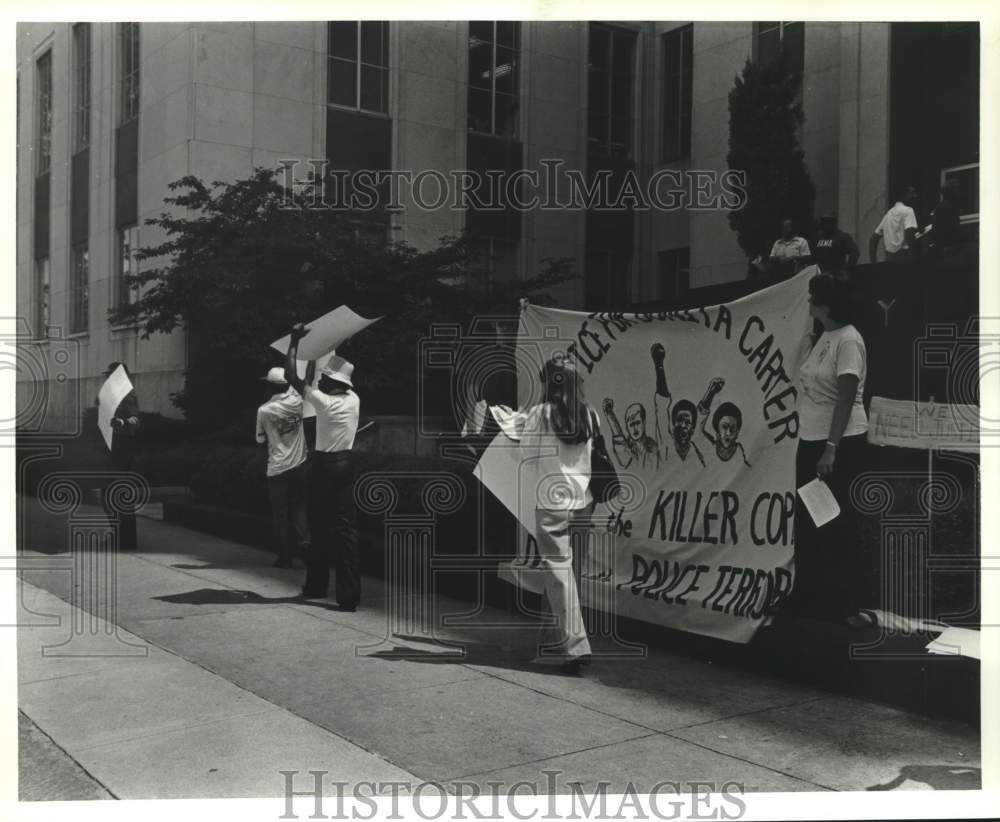 1979 Press Photo Demonstrators For Justice for Bonita Carter Killed by Police - Historic Images