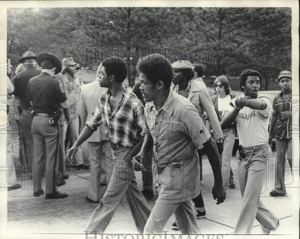 1978 Press Photo Reverend R.B. Cottonreader Leads Group to Cullman, Alabama - Historic Images