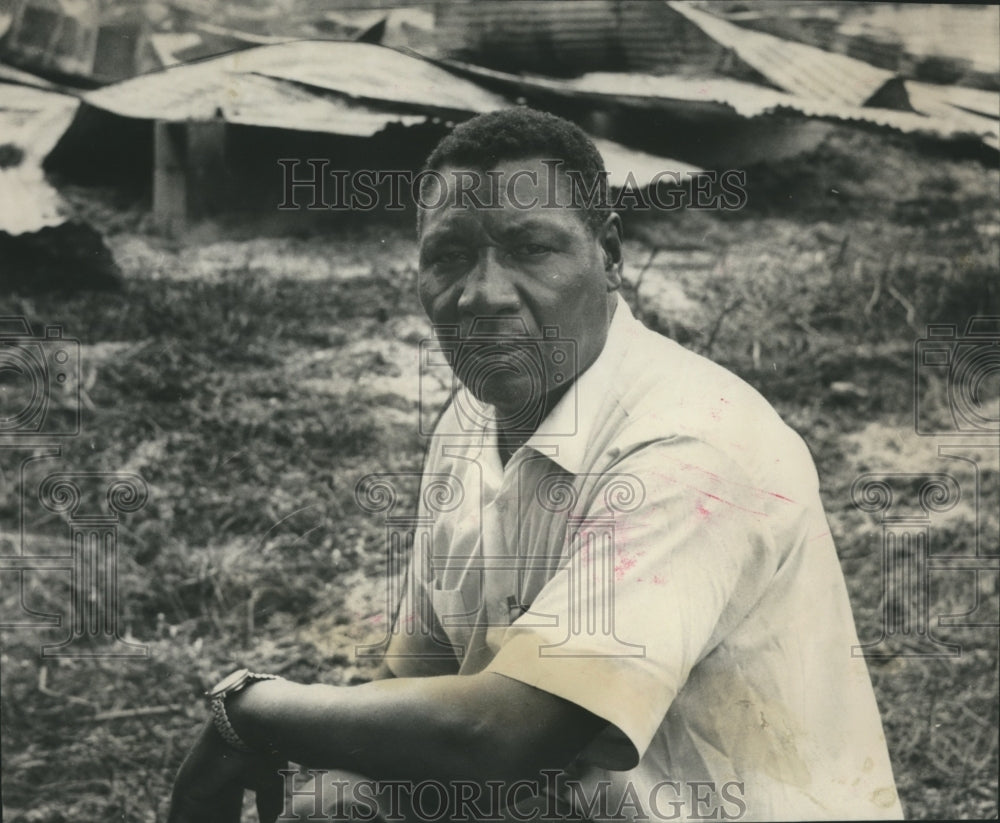 1970 Press Photo John Davis, Manager of Farm in St. Clair County, Alabama - Historic Images