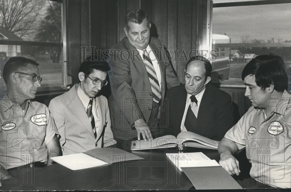 1974 Press Photo Councilmen, Including Mayor Eldridge Mynum, Cleveland, Alabama - Historic Images