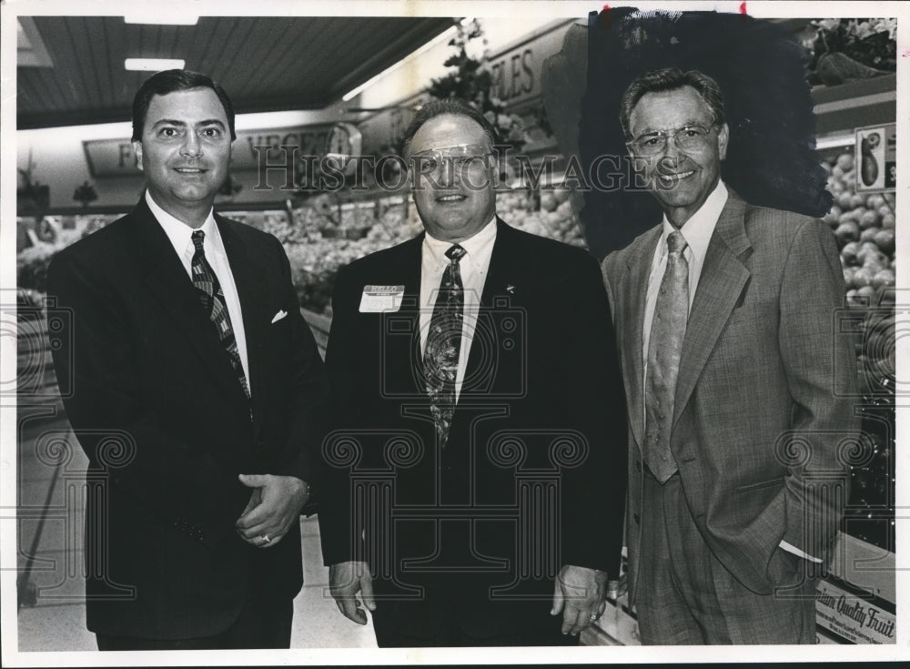 1990 Press Photo Bruno&#39;s Supermarkets and Kmart Executives, Alabama - abno00118 - Historic Images