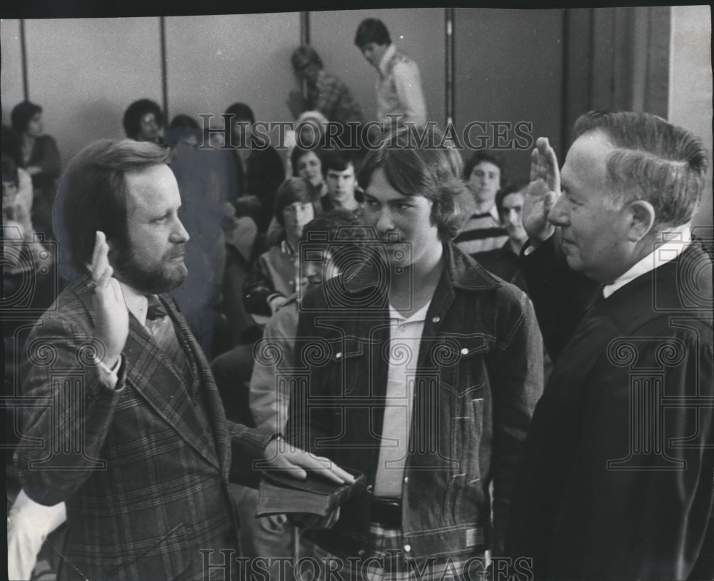 1976 Jefferson County Board of Education - Jack Brymer is Sworn In - Historic Images