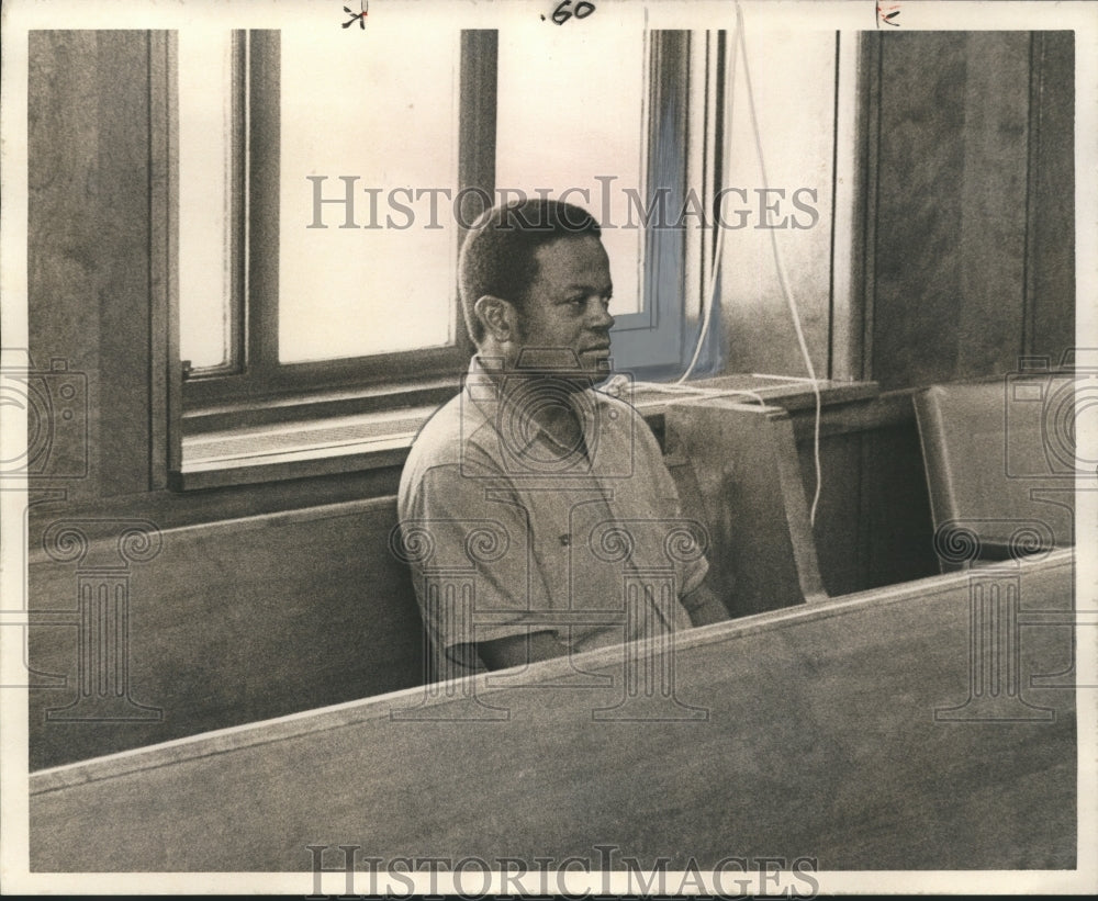 1976, Charles Claybourn sits in Pews, Crime - abno00200 - Historic Images