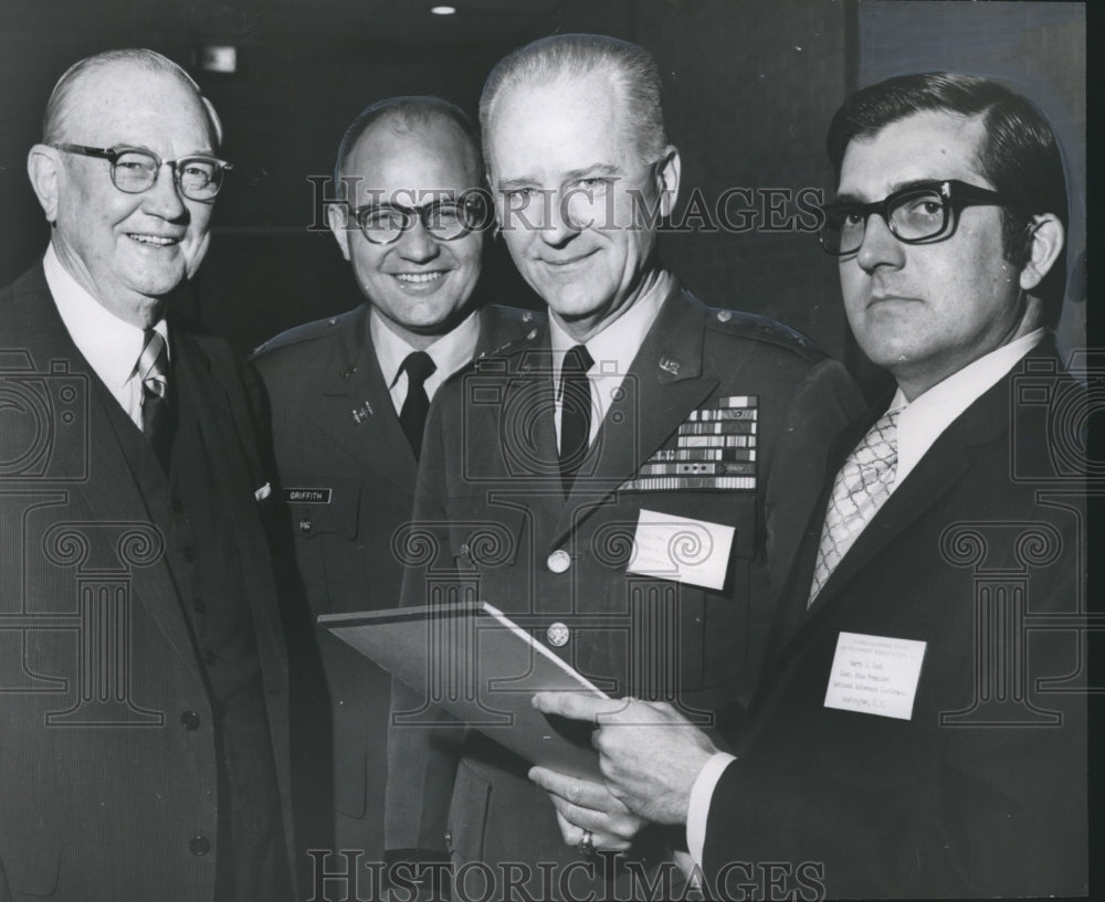 1971 Press Photo Watersay Conference Leaders Pushing For Traffic to Georgia - Historic Images