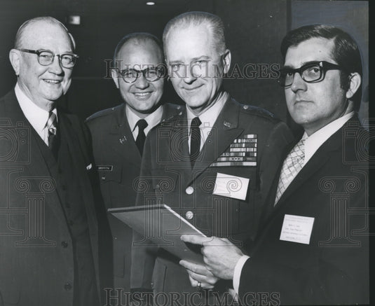 1971 Press Photo Watersay Conference Leaders Pushing For Traffic to Georgia - Historic Images