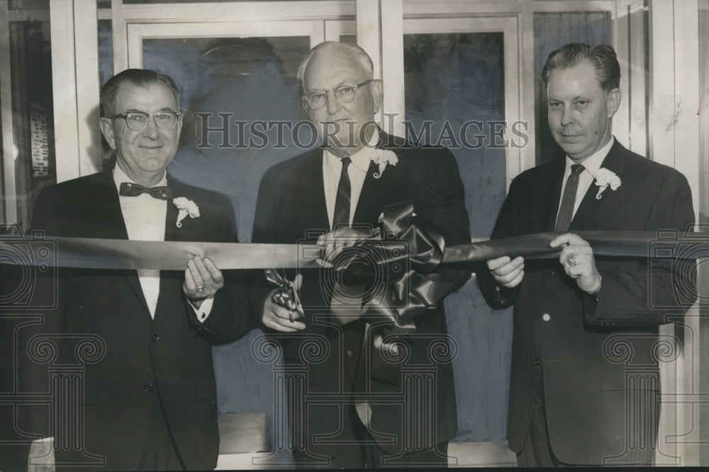 1962, John Curry at opening of Exchange Bank in Attalla, Alabama - Historic Images