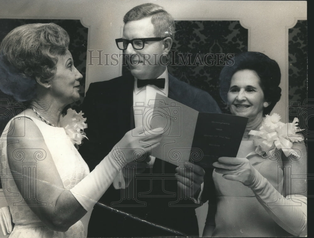 1968, Attendees at Woman of The Year Banquet, Birmingham, Alabama - Historic Images