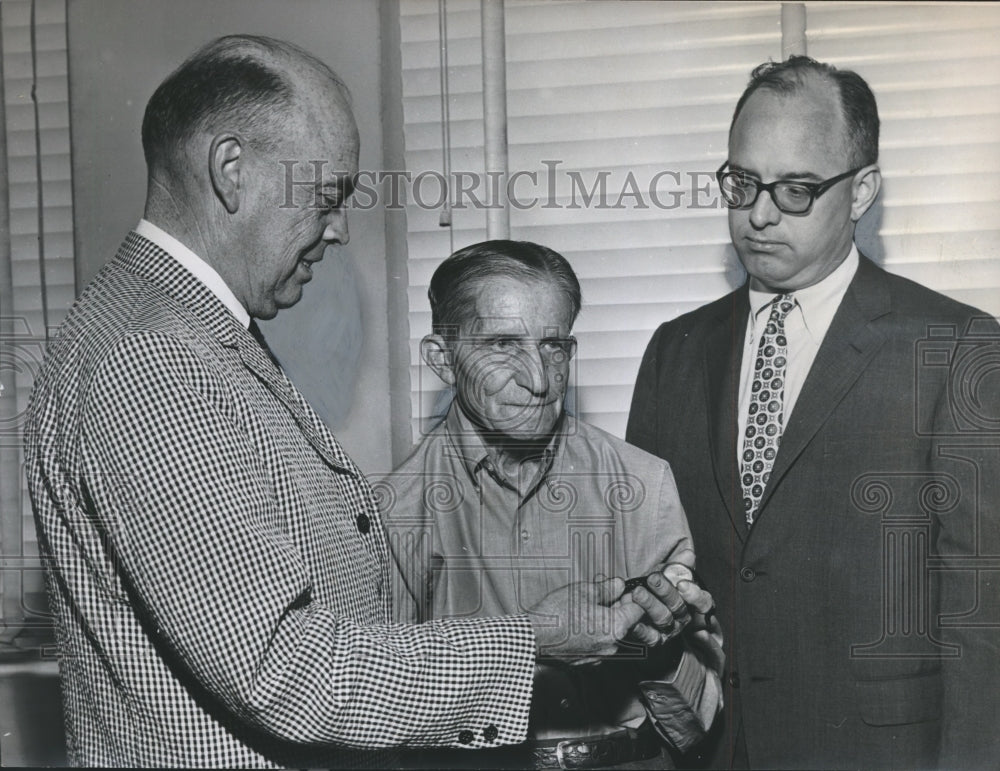 1966 Press Photo Birmingham News Employee Jack Bull receives Award from Official - Historic Images