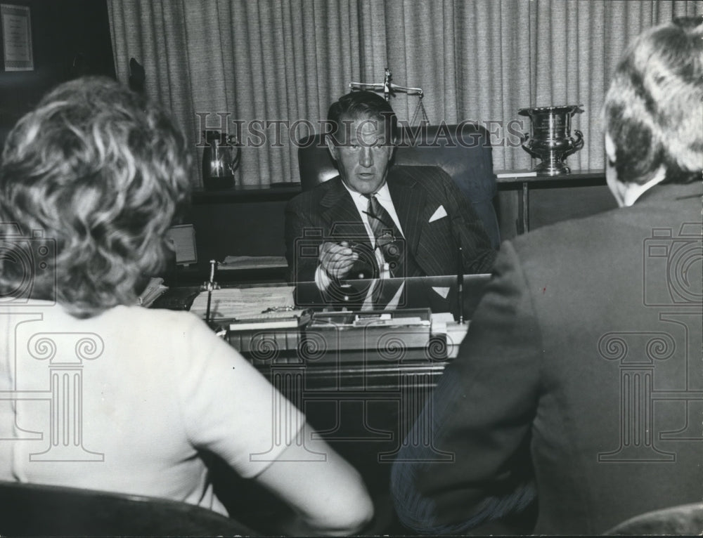 1973, Judge William Cole, Jefferson County, Speaking to Young Couples - Historic Images