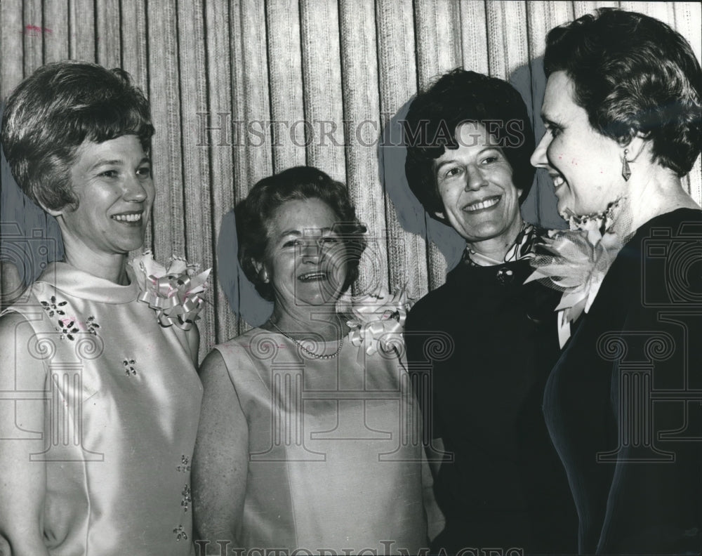 1969, Mrs. Mary Coleman with Award Winners at Auburn University Event - Historic Images