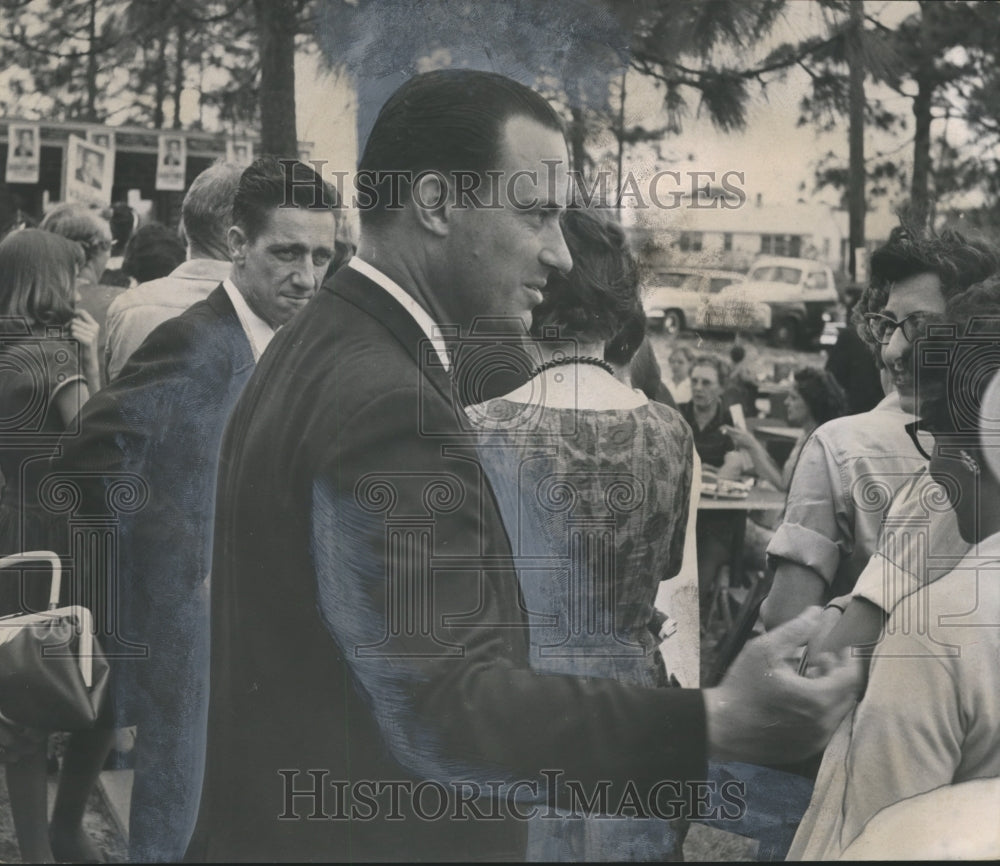1962, Governor Candidate Ryan deGraffenreid at Mobile barbecue - Historic Images