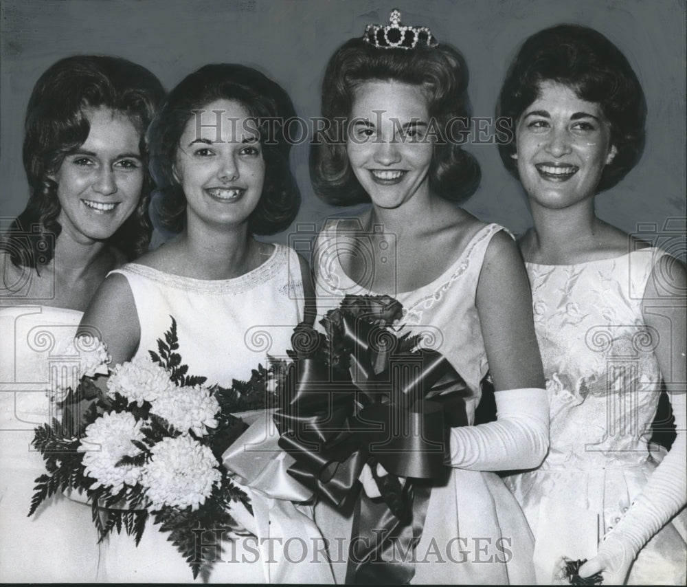 1964, Hale County Maid of Cotton Ramey Hale with other Winners - Historic Images